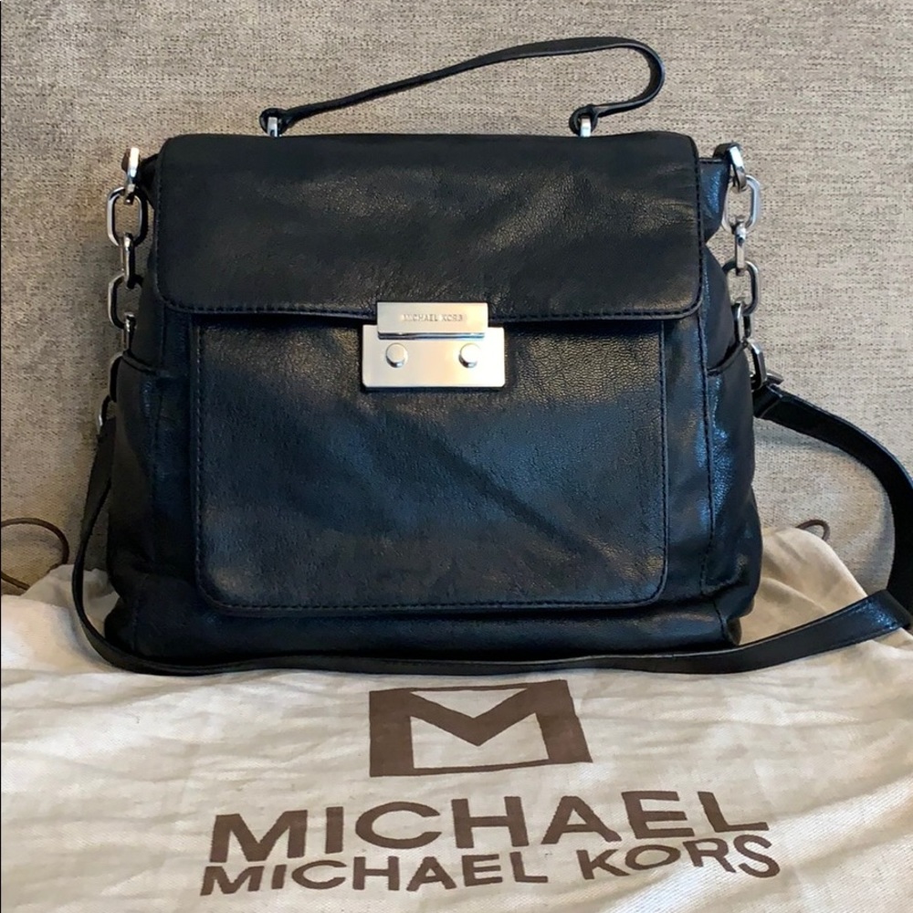 MICHAEL KORS Crossbody Handbag -- Black / Silver